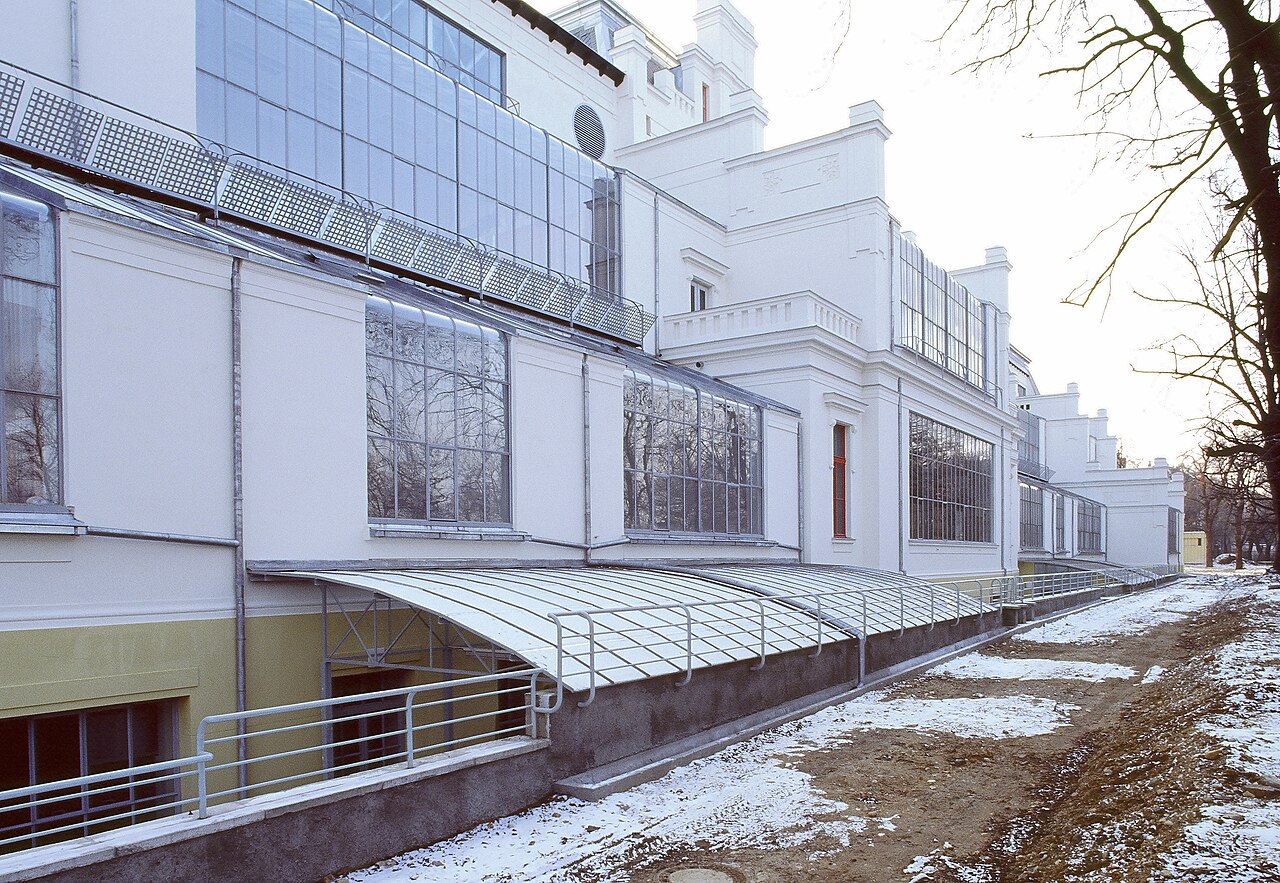 Павильоны мастерских AVU