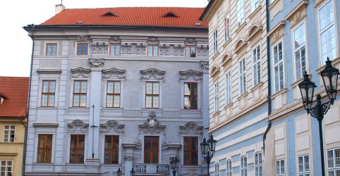 Гартиговский и Лихтенштейнский дворцы на Малостранской площади