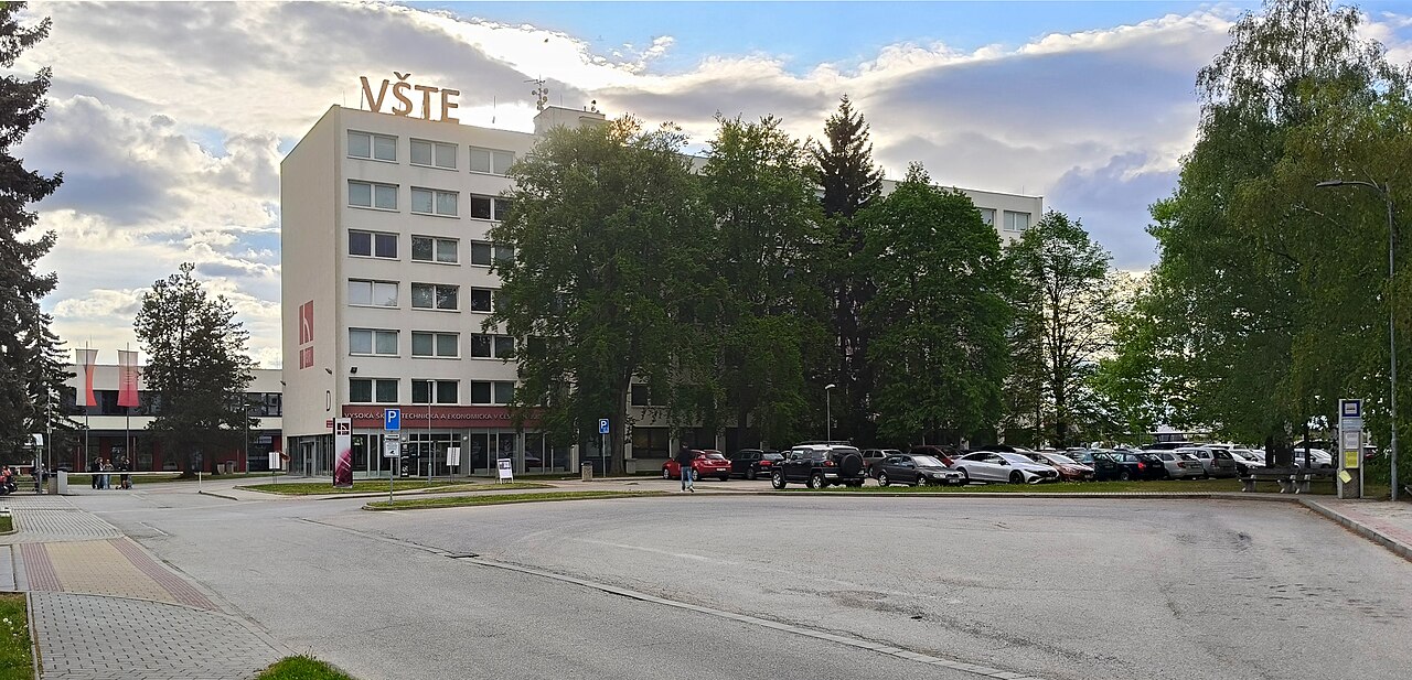 Главное здание VŠTE