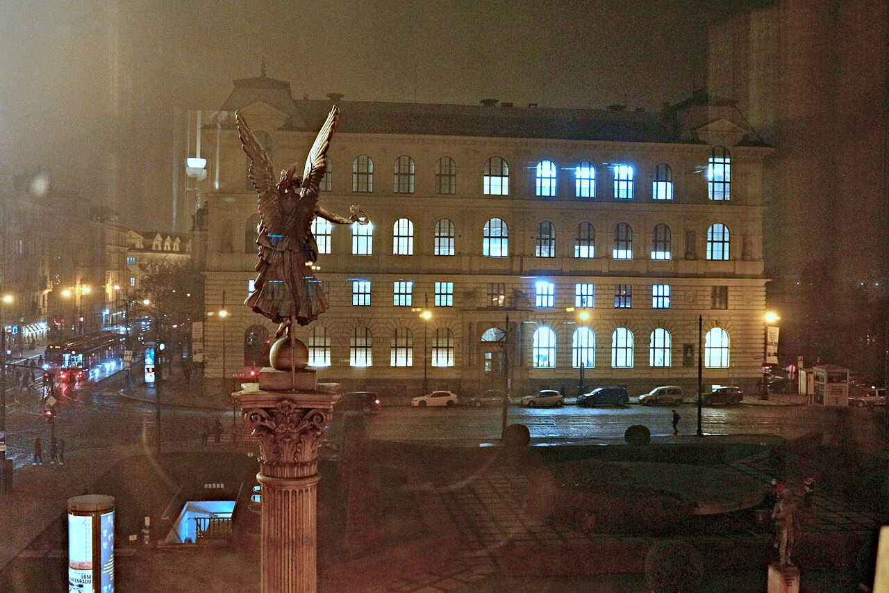 Главное здание UMPRUM на площади Яна Палаха