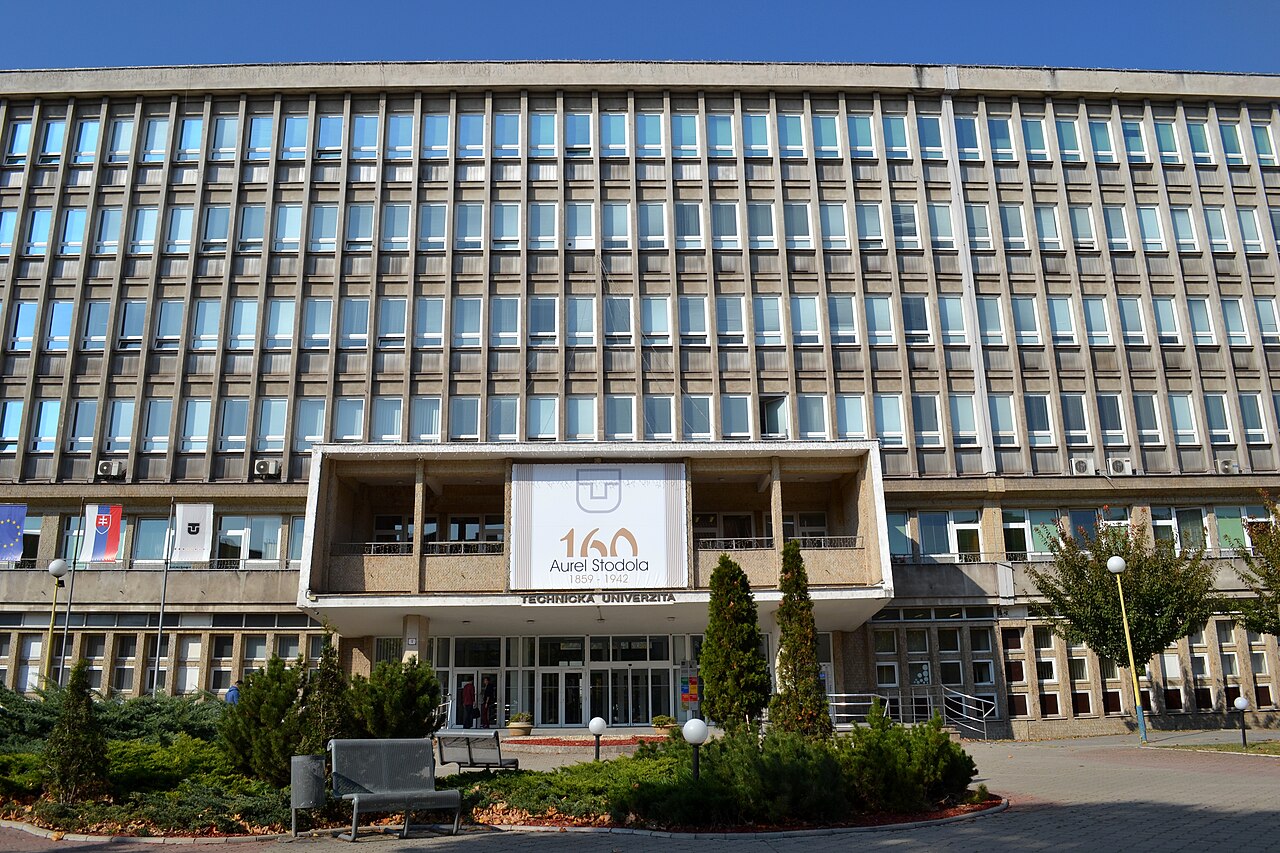 Здание Технического университета в Кошице
