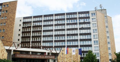 Главное здание Экономического университета в Братиславе